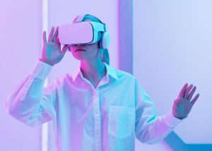 woman-wearing-virtual-reality